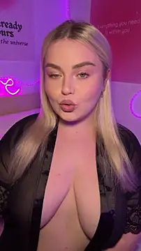 Snapshot of April_Vancee chatting on 06-09-26, 04:41 April Vancee online show from 06-09-26, 04:41
