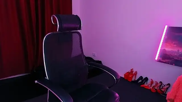 Miss Alice Silver online show from 11-30-25, 03:24