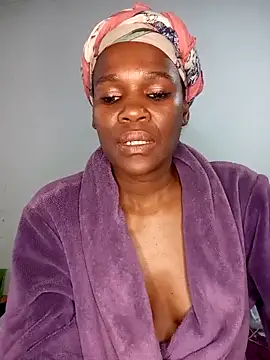 Snapshot of Missvixen81 chatting on 04-24-26, 05:20 Missvixen81 online show from 04-24-26, 05:20