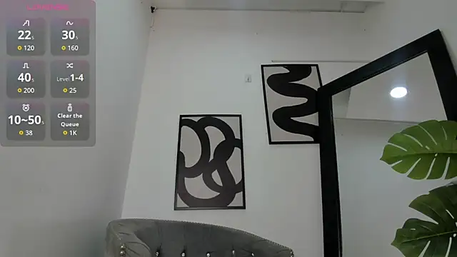 Snapshot of alanarouge chatting on 04-28-26, 11:47 alanarouge online show from 04-28-26, 11:47