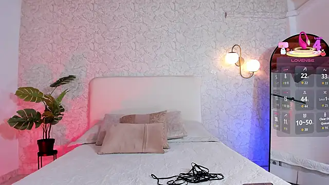 Snapshot of alanarouge chatting on 02-07-26, 12:02 alanarouge online show from 02-07-26, 12:02