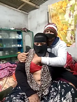 Pakhi Couple 69 online show from 12-04-25, 05:45