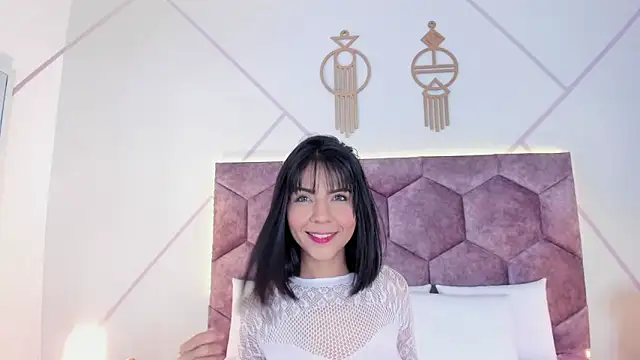 aurora collinss  online show from 11-01-25, 01:16