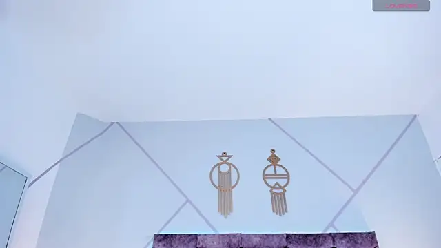 aurora collinss  online show from 11-18-25, 01:14