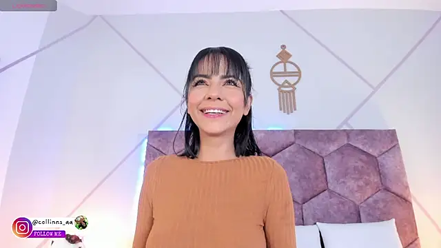 aurora collinss  online show from 11-19-25, 12:49