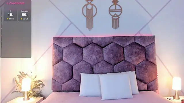 aurora collinss  online show from 02-13-26, 12:38