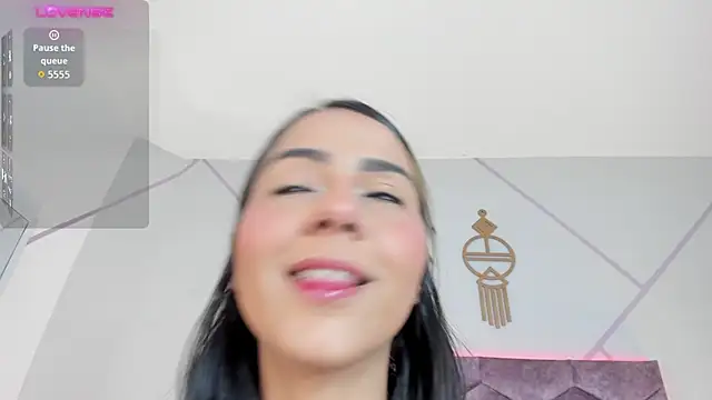 aurora collinss  online show from 10-17-25, 12:40