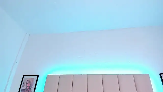 aurora collinss  online show from 03-19-26, 08:31