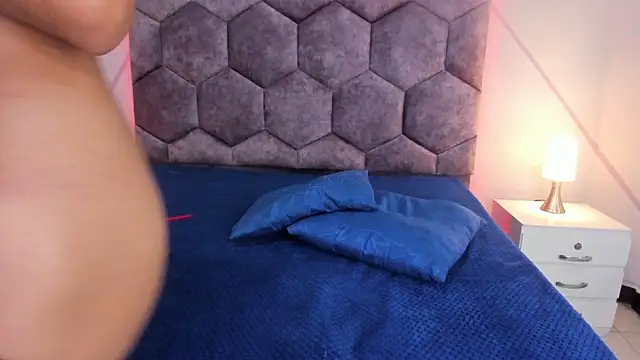 aurora collinss  online show from 03-20-25, 12:43