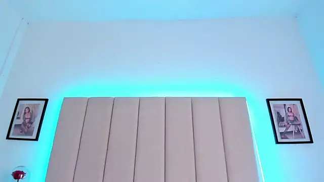 aurora collinss  online show from 03-23-26, 08:52