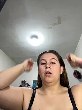 sarah t1  online show from 05-06-26, 05:39