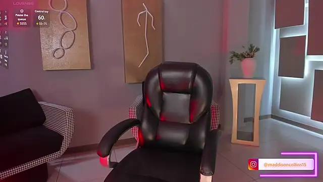 Snapshot of MaddisonCollins chatting on 02-07-26, 12:13 MaddisonCollins online show from 02-07-26, 12:13