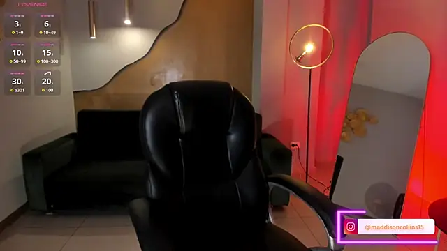 Snapshot of MaddisonCollins chatting on 02-24-26, 12:17 MaddisonCollins online show from 02-24-26, 12:17