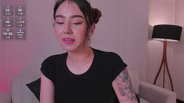 Snapshot of MaddisonCollins chatting on 09-10-25, 08:30 MaddisonCollins online show from 09-10-25, 08:30