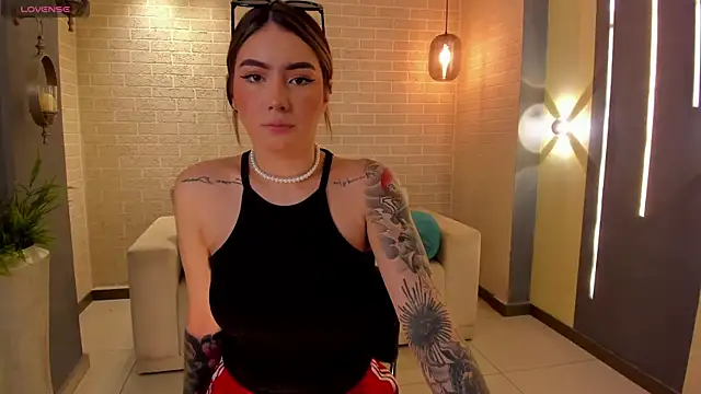 Snapshot of MaddisonCollins chatting on 10-12-25, 05:25 MaddisonCollins online show from 10-12-25, 05:25