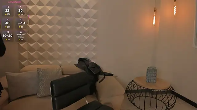 Snapshot of MaddisonCollins chatting on 10-13-25, 08:10 MaddisonCollins online show from 10-13-25, 08:10