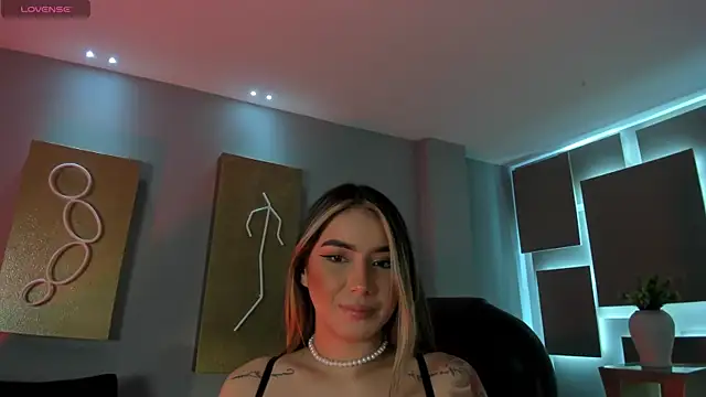 Snapshot of MaddisonCollins chatting on 02-20-26, 12:07 MaddisonCollins online show from 02-20-26, 12:07