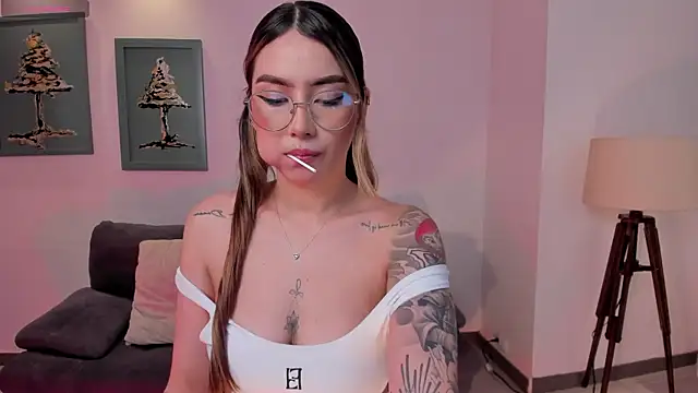 Snapshot of MaddisonCollins chatting on 11-14-25, 08:56 MaddisonCollins online show from 11-14-25, 08:56