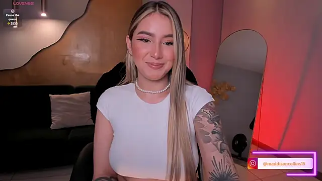 Snapshot of MaddisonCollins chatting on 02-22-26, 11:56 MaddisonCollins online show from 02-22-26, 11:56