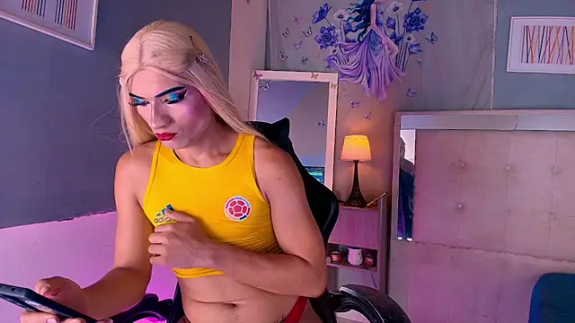 Emily Castillo 1 online show from 06-11-26, 06:54