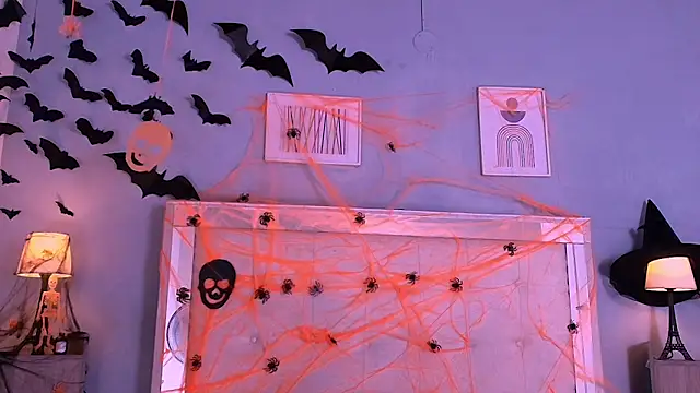 Emily Castillo 1 online show from 10-21-25, 05:40