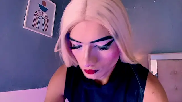 Emily Castillo 1 online show from 06-15-26, 06:35