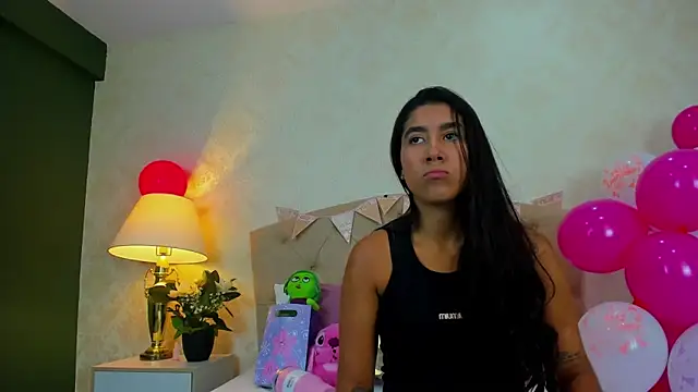 Mia Montess online show from 03-26-26, 01:20