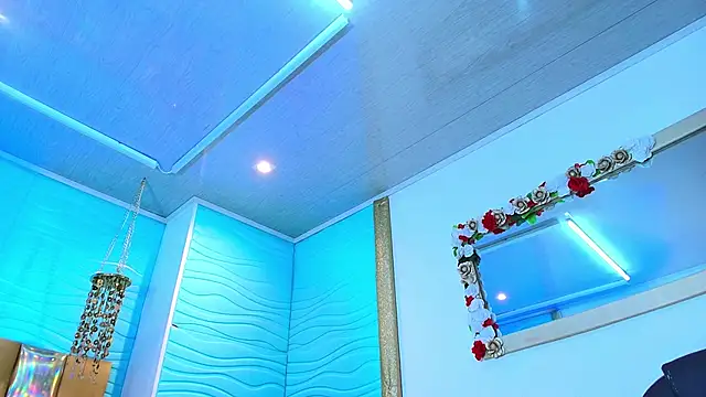 Mia Montess online show from 12-20-25, 12:52