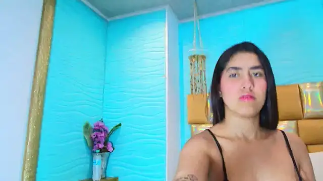 Mia Montess online show from 11-27-25, 12:38