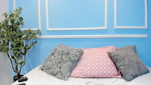 Lucy Canel online show from 10-01-25, 07:18