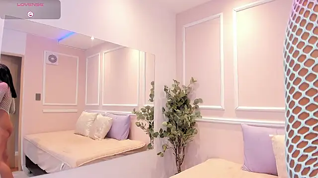 Snapshot of Lucy_Canel chatting on 02-04-26, 06:58 Lucy Canel online show from 02-04-26, 06:58