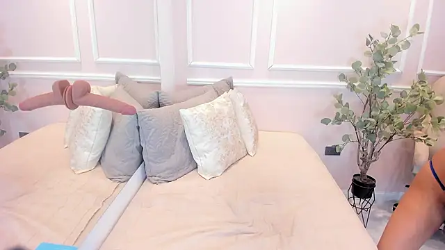 Snapshot of Lucy_Canel chatting on 02-22-26, 12:51 Lucy Canel online show from 02-22-26, 12:51