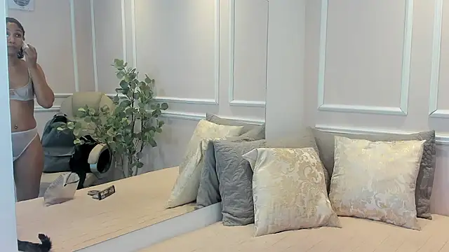 Snapshot of Lucy_Canel chatting on 02-23-26, 11:33 Lucy Canel online show from 02-23-26, 11:33