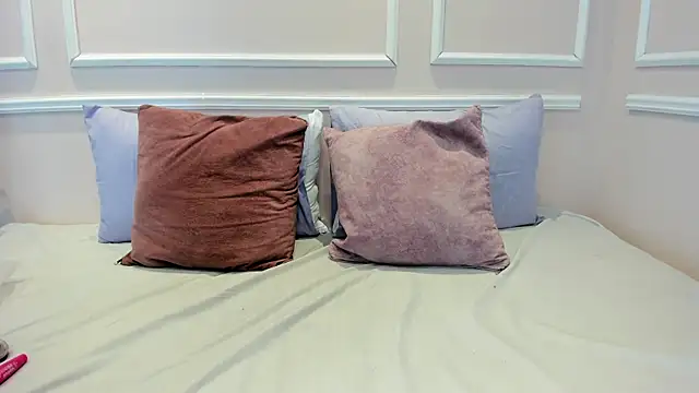 Lucy Canel online show from 01-10-26, 07:31