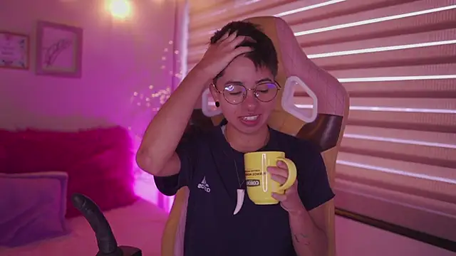 tommy blue online show from 04-15-26, 01:04