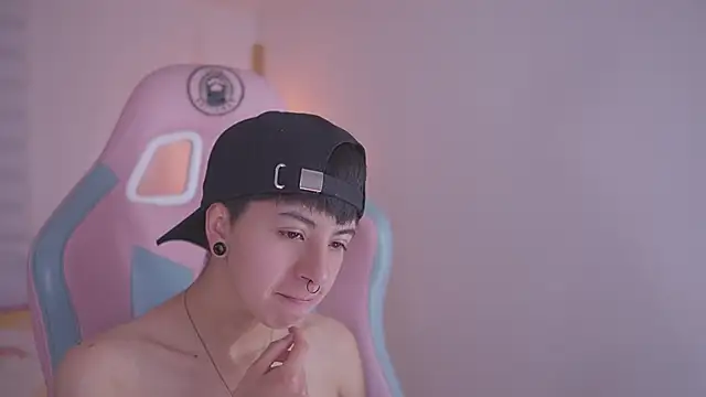 tommy blue online show from 11-24-25, 12:27