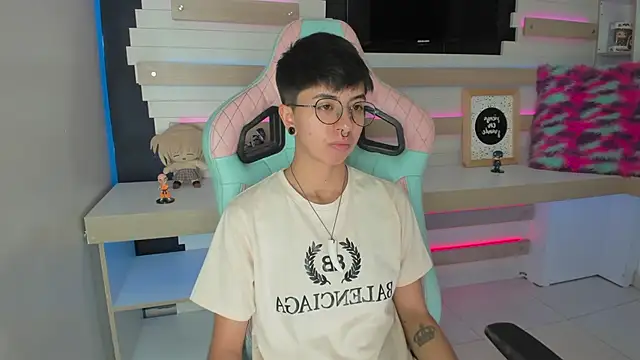 tommy blue online show from 12-04-25, 07:13