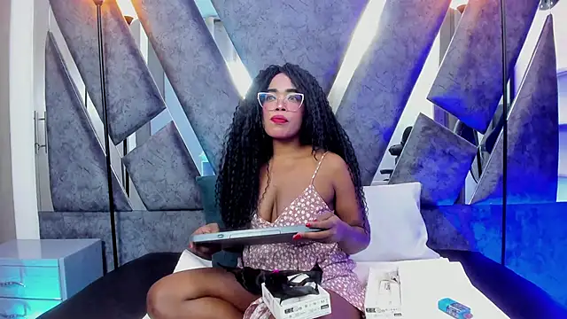 Snapshot of CandyMartinez_ chatting on 10-17-25, 09:49 CandyMartinez online show from 10-17-25, 09:49