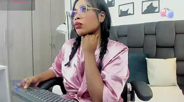 Snapshot of CandyMartinez_ chatting on 03-17-25, 08:40 CandyMartinez online show from 03-17-25, 08:40
