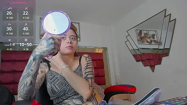 SaskiaGrendel online show from 04-13-26, 11:20