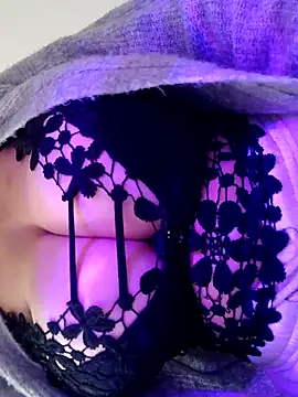 BellyDancer1 online show from 11-18-25, 08:50