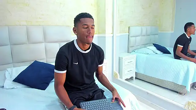 Snapshot of LexiAndDeker chatting on 09-20-25, 07:30 LexiAndDeker online show from 09-20-25, 07:30