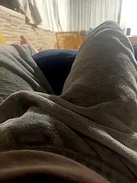 Snapshot of ategurl192 chatting on 11-17-25, 05:39 ategurl192 online show from 11-17-25, 05:39