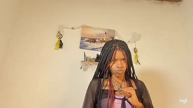 Snapshot of Aprillebony chatting on 10-14-25, 10:42 Aprillebony online show from 10-14-25, 10:42