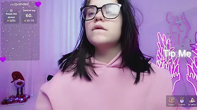 Eliss Shyyo online show from 12-17-25, 10:31