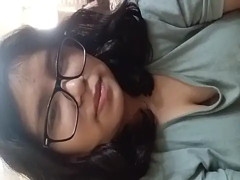 Snapshot of Maferyale chatting on 02-06-26, 05:03 Maferyale online show from 02-06-26, 05:03