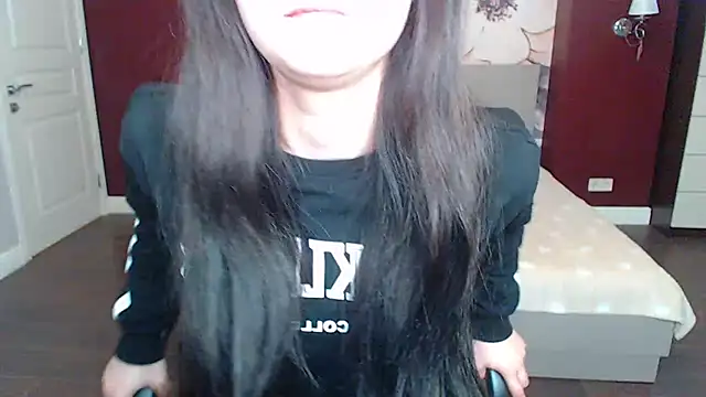 Snapshot of ElinaMils chatting on 03-12-25, 09:34 ElinaMils online show from 03-12-25, 09:34