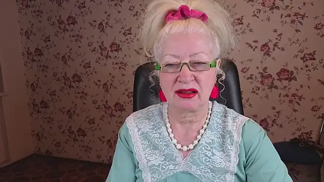 Maya Mayflower online show from 12-01-25, 04:02