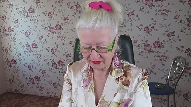 Maya Mayflower online show from 09-29-25, 04:08