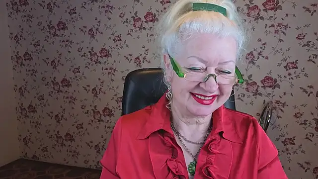 Maya Mayflower online show from 12-14-25, 04:08